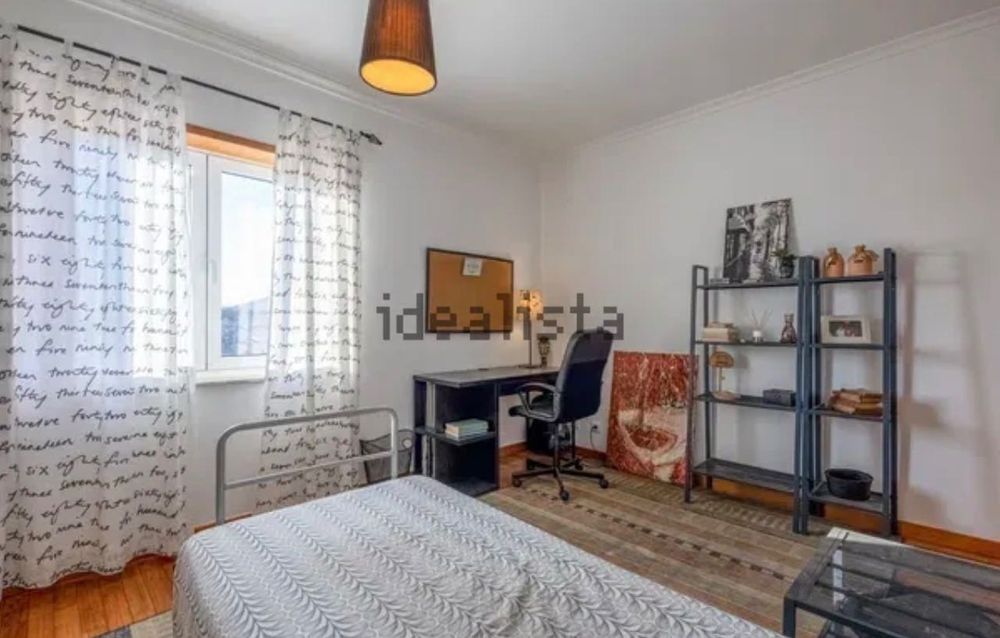 Apartamento T4 duplex com terraços e garagem