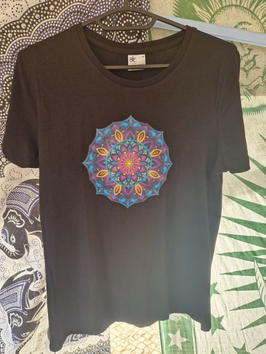 T-shirts com várias estampas