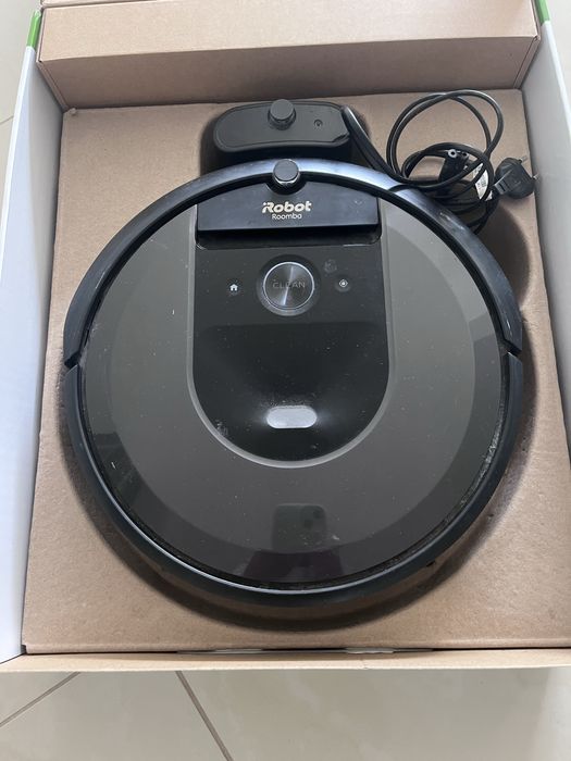 iRobot Roomba i7 + karton – stan db