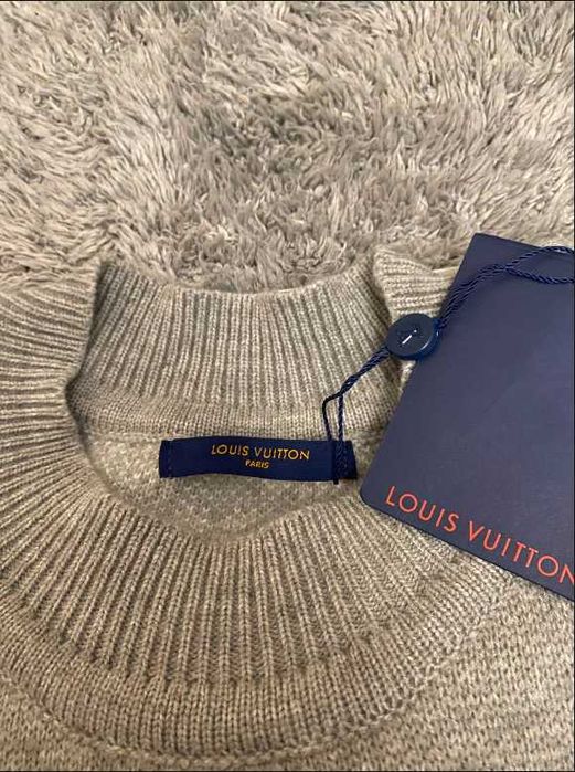 Sweter Louis Vuittion rozmiar M Kolor szary