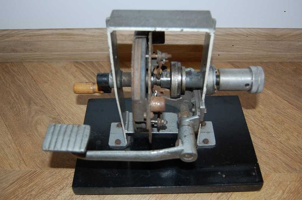 Biofiz - Pomoc naukowa - model działania sprzęgła