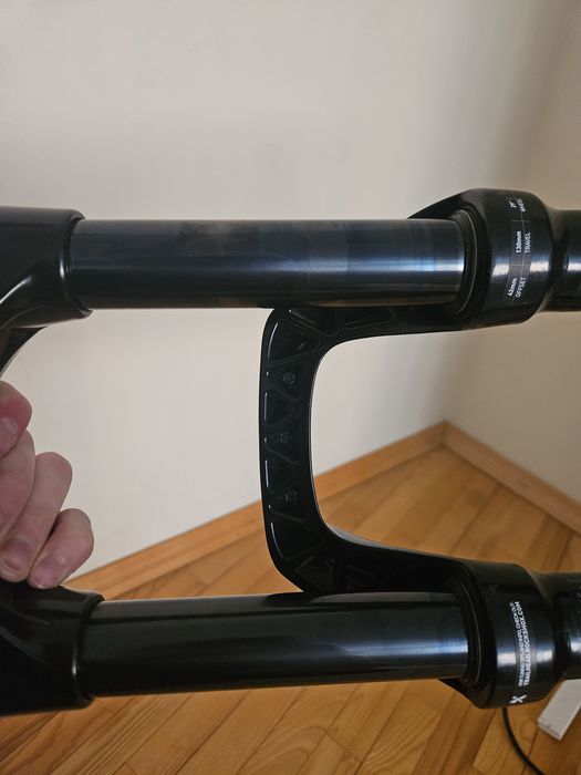 Продам вилку rockshox