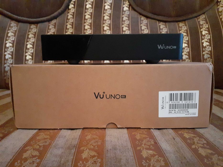 Dekoder Vu+ Uno 4K UHD FBC Dual DVB-S2X v2.0 Enigma E2 (Stan Jak Nowy)