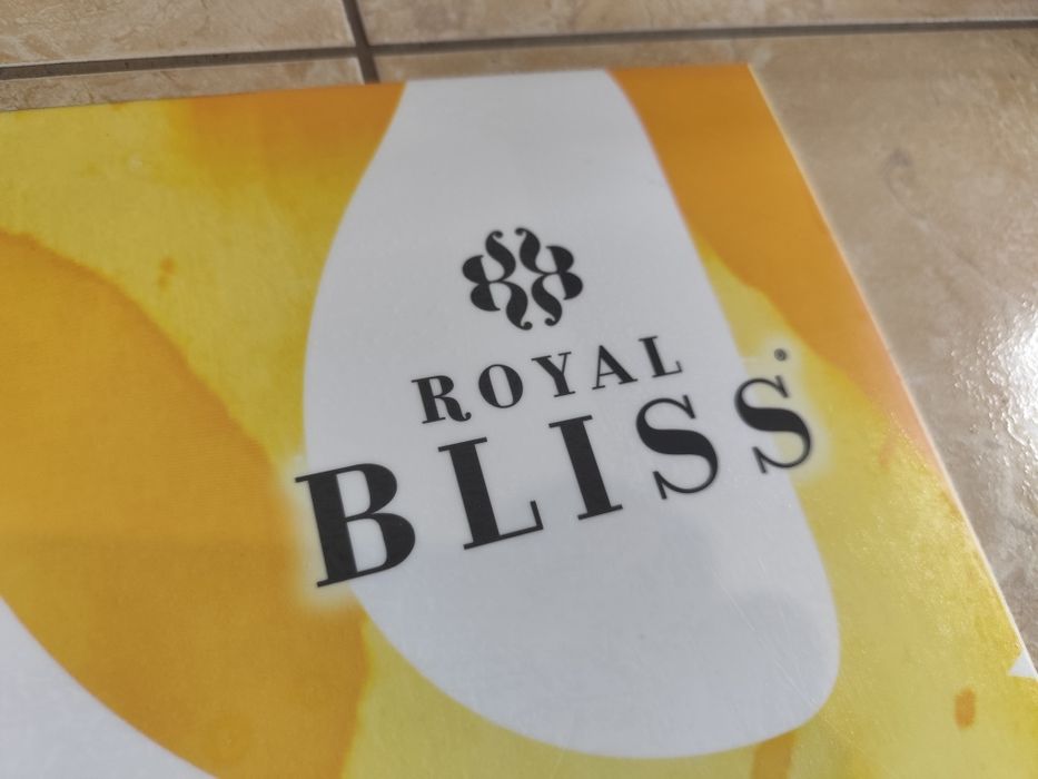 Base publicitária de bebidas Royal Bliss