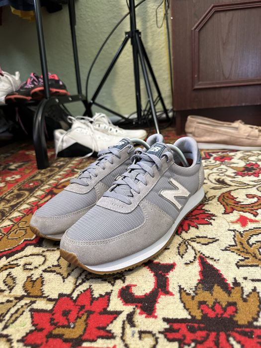 Кросівки New Balance 220
