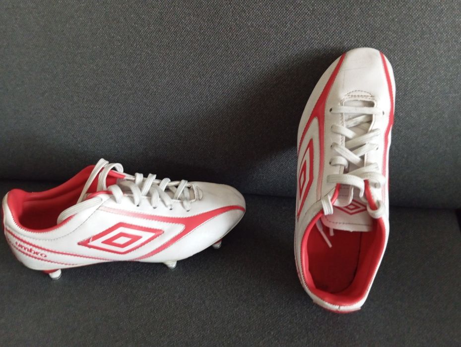 Buty piłkarskie Umbro rozm. 37