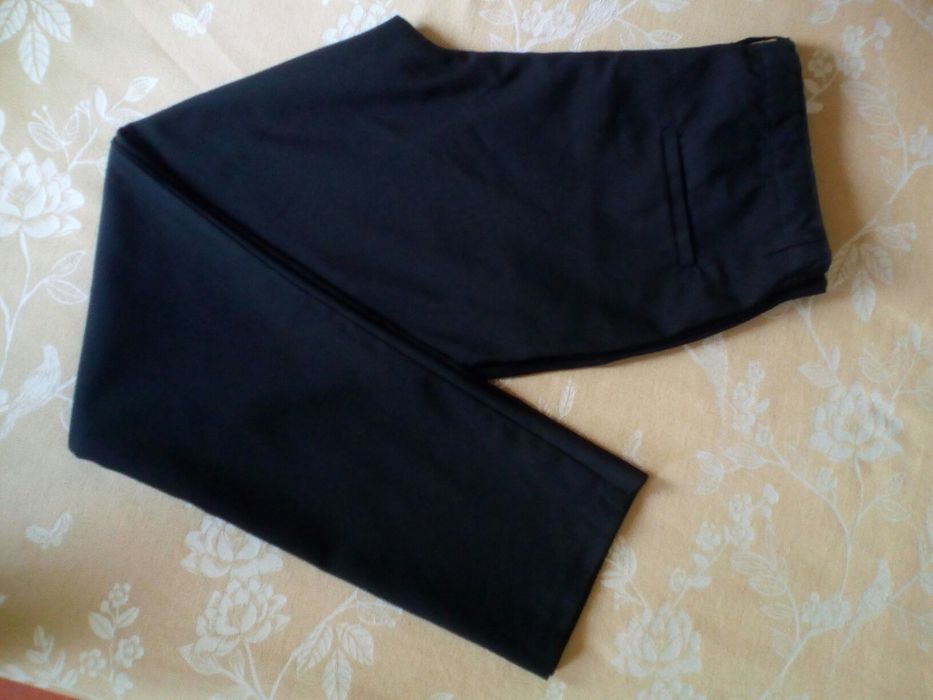 Брюки школьные чёрные на мальчика 15-16 лет, рост 176 см