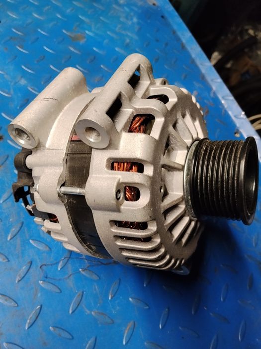 Alternator  koparko-ładowarka caterpilar