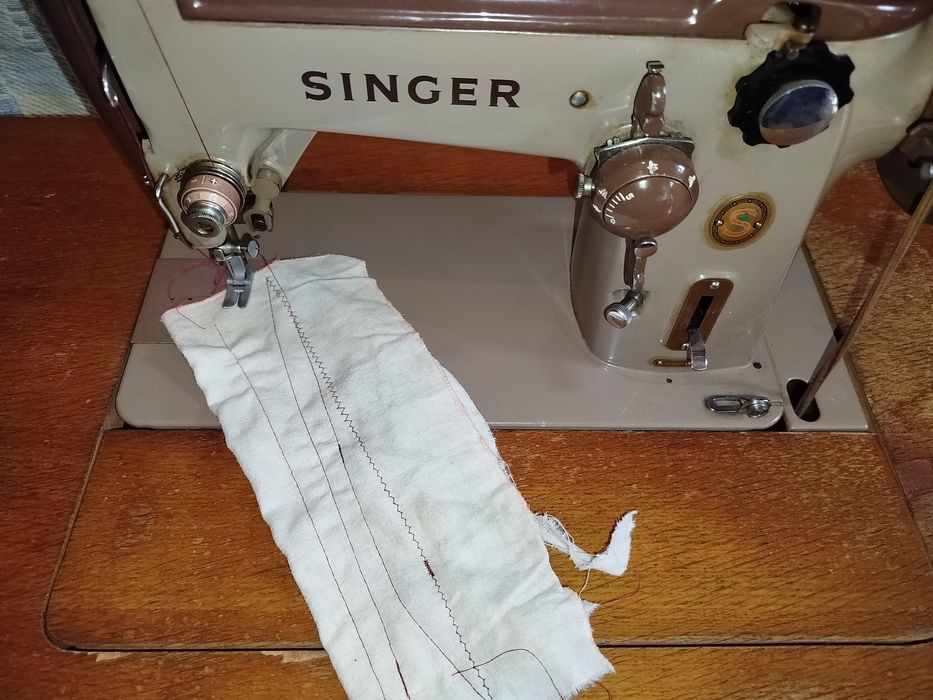 Máquina de costura, ler descrição