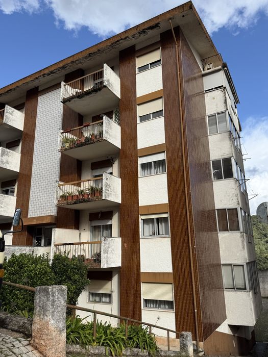 Apartamento T3 com garagem — Santo António dos Olivais, Coimbra