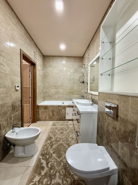 Продам таунхаус з ремонтомв закритому КМ Грін Плейс Green Place Ірпінь