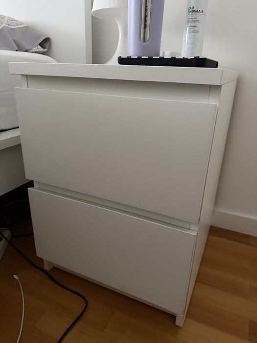Mesinha cabeceira 2 gavetas Ikea