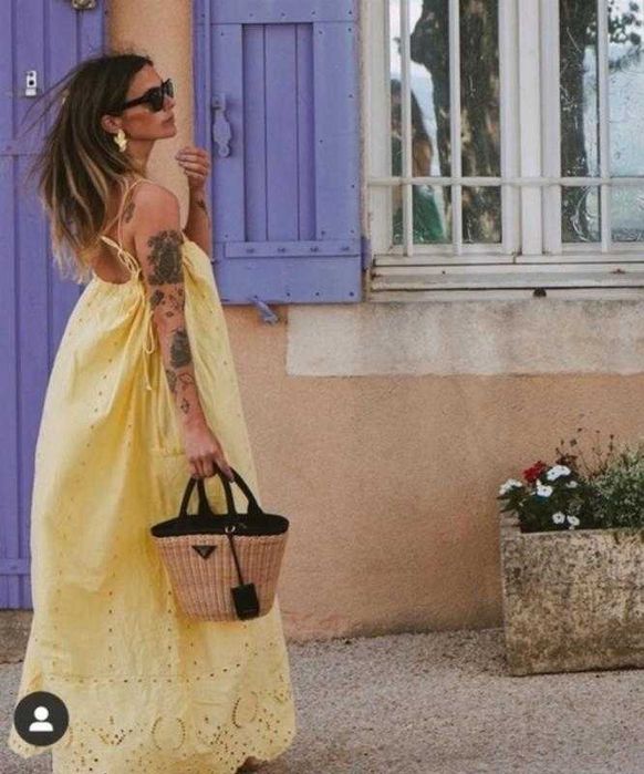 Жовта максі-сукня сарафан з вишивкою без рукавів zara