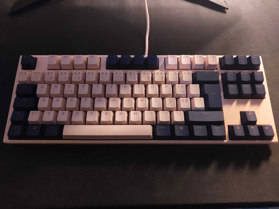 Ducky One 3 Fuji TKL Mechanical Gaming Keyboard – Portuguese Layout – MX Brown Switches64752247868291120