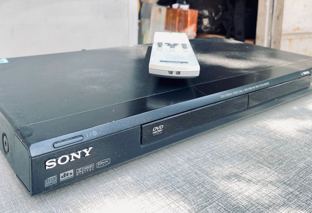 SONY CD/DVD player  DVP-NS32