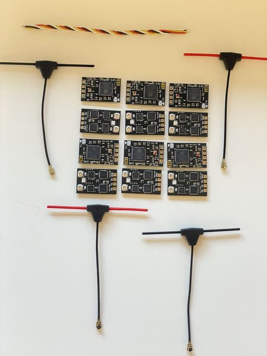Приймач BetaFPV SuperD ELRS 2.4ГГц с двома антенами