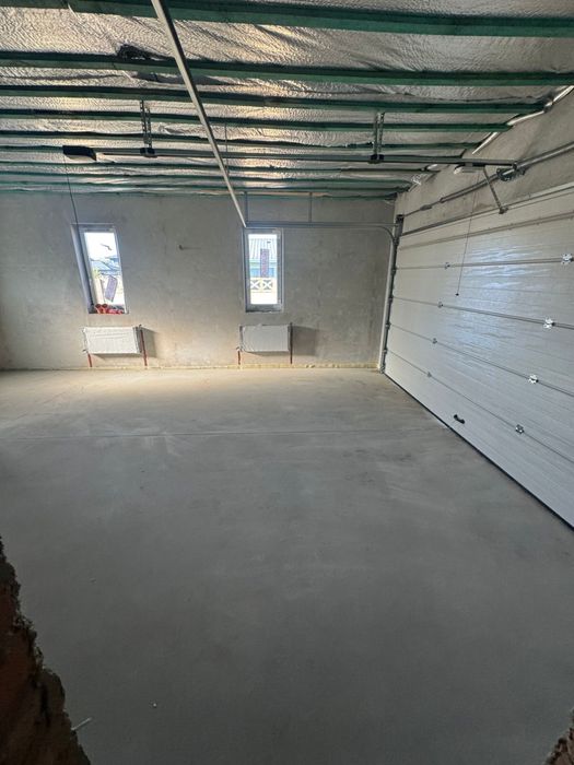 Продам будинок з гаражем на два авто  в селі Боратин