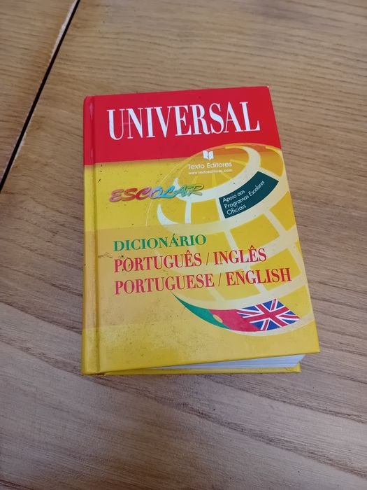 Dicionário escolar de português para inglês