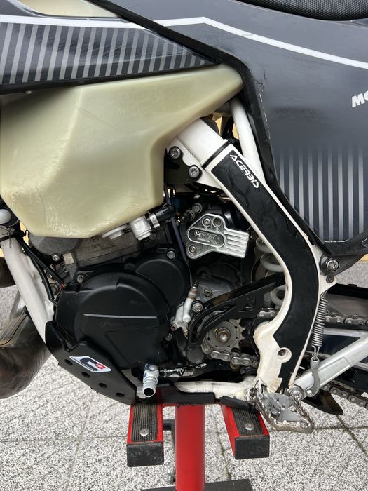 Husqvarna 300 TPI Matriculada