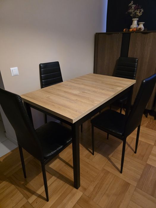 Stół rozkładany + 4 krzesła