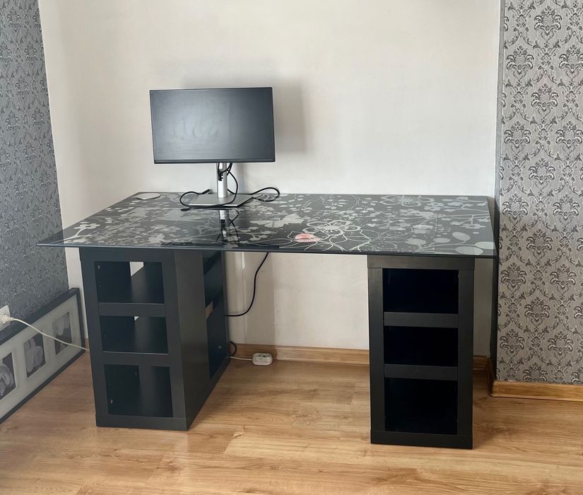 Biurko szklane IKEA czarne