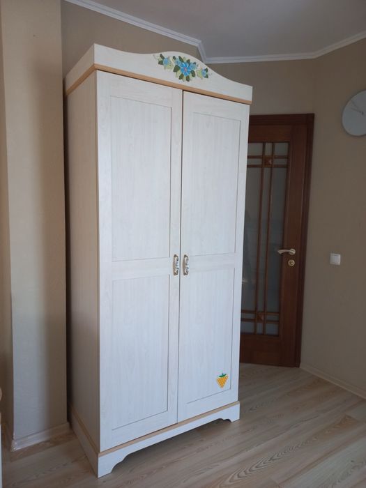 Комплект меблів в кімнату  ліжко шафа стіл +матрац