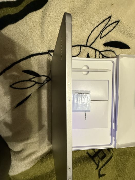 Продам /обмен  Планшет Samsung Galaxy Tab S9 FE 5G 6/128Gb Silver