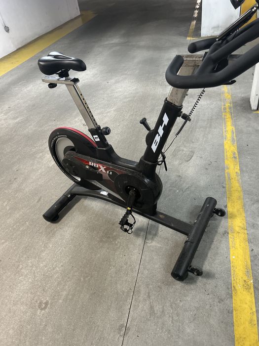 Bicicleta fixa BH RDX 1.1