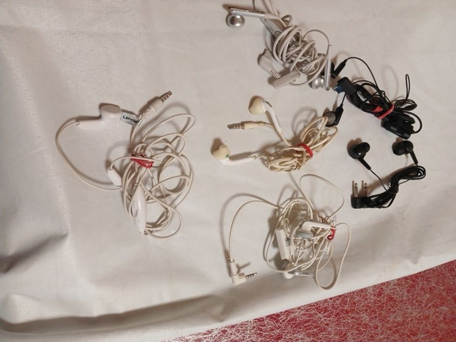 Навушники до телефону