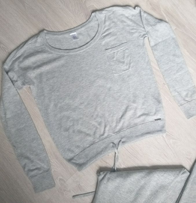 К костюм Calvin Klein