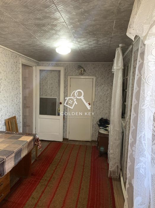 Продаж будинку із великою ділянкою