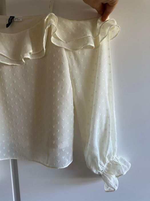Blusa creme plumeti da H&M