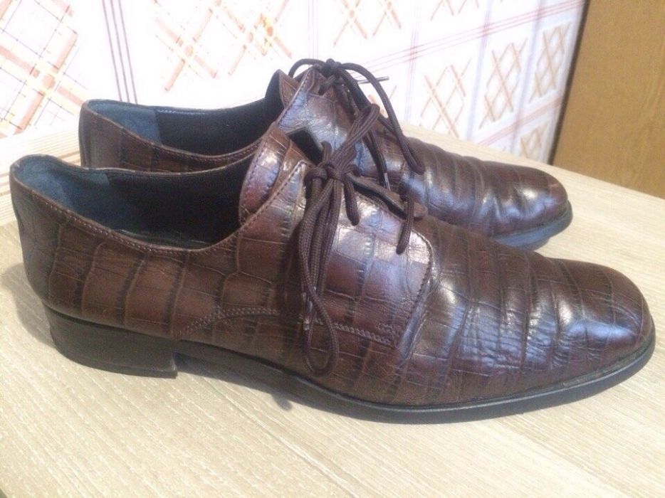 Продам кожаные туфли 40 р Италия