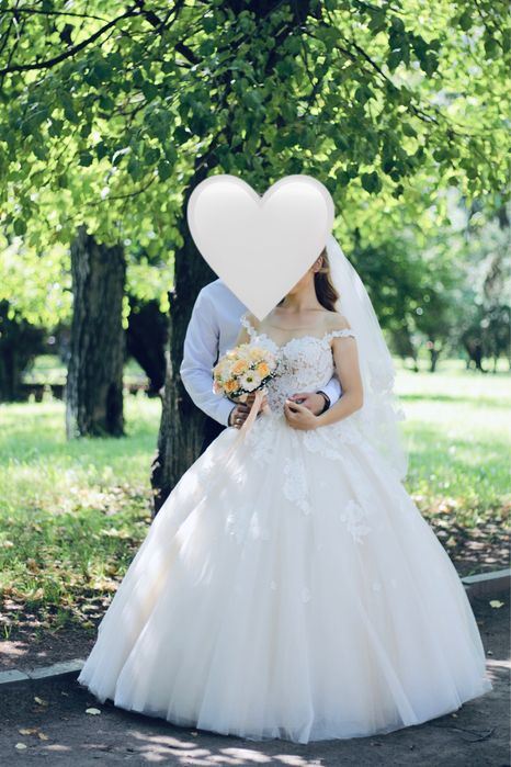 Весільна сукня довга