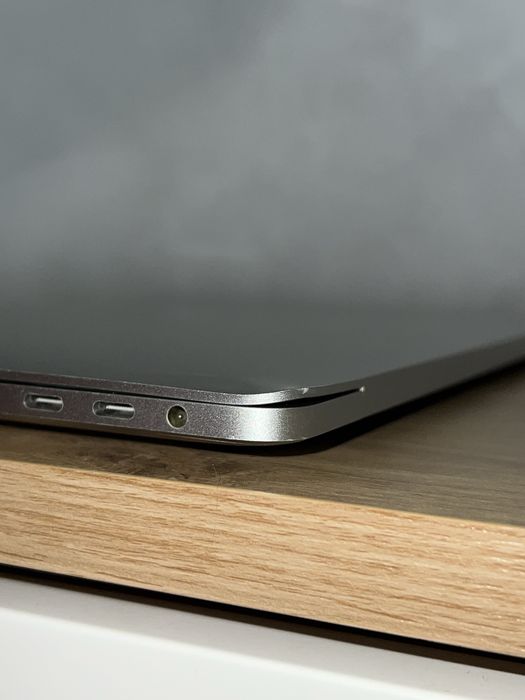 MacBook Pro 13” 2020 - i5 - 16/512 - 4x Thunderbolt 3