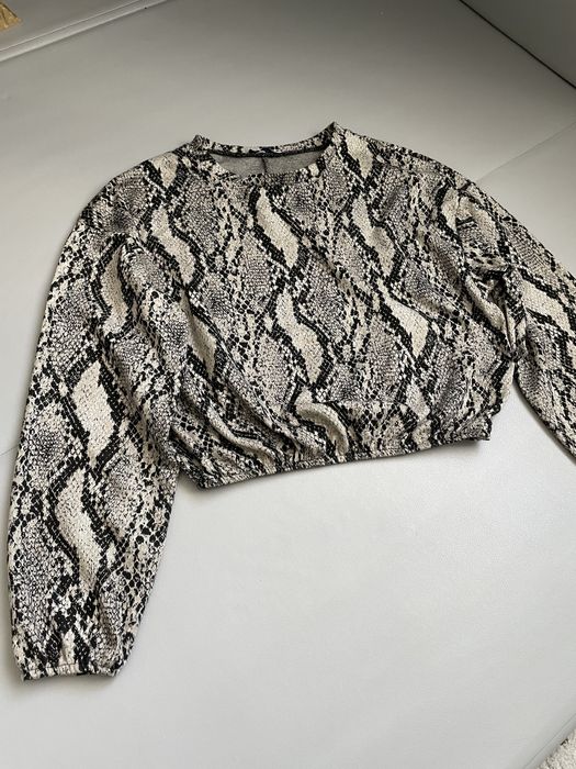 Светер укорочений