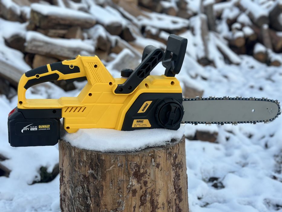 Акумуляторна ланцюгова пила DeWalt DCM565N(35см 40V9aH) потужна