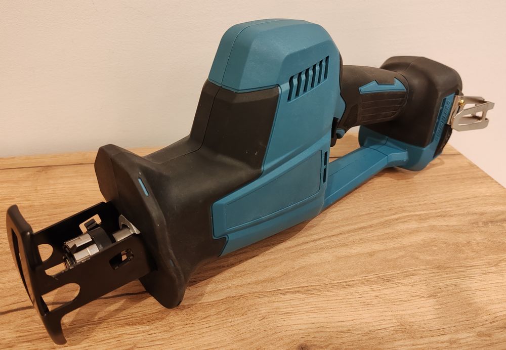 Piła szablasta bezszczotkowa 18V