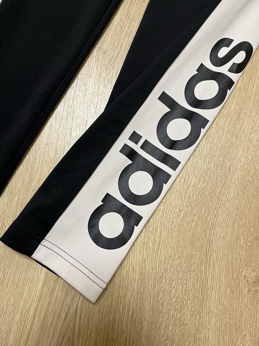 Фирменные спортивные штаны-лосины Adidas, размер М (44-46)