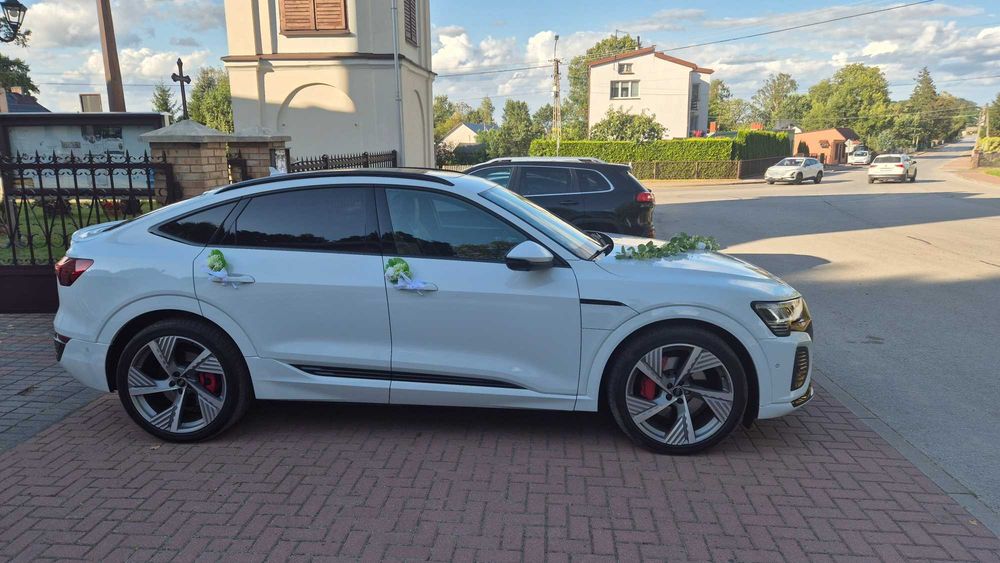 Auto do ślubu Audi Q8 Etron zdalne sterowanie