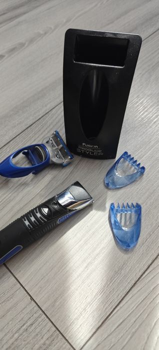 Gillette Fusion Proglide Styler ze stojakiem