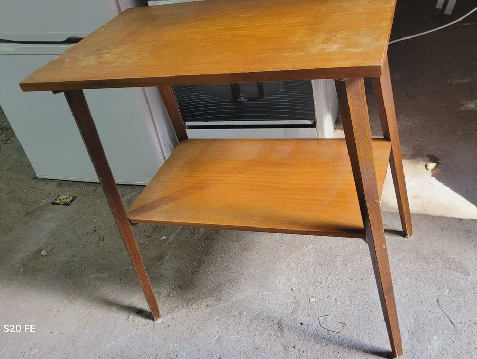 Stolik pod  RTV drewniany z półką, PRL.  Retro