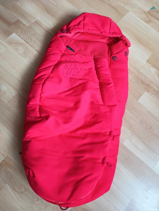 Wielofunkcyjny śpiworek dedykowany wózkom marki Maxi - Cosi.