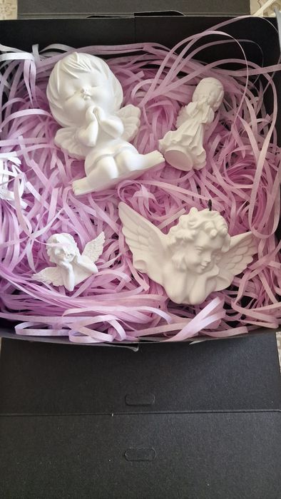 Aromatic Marble Powder Angels. An Unforgettable Offer.