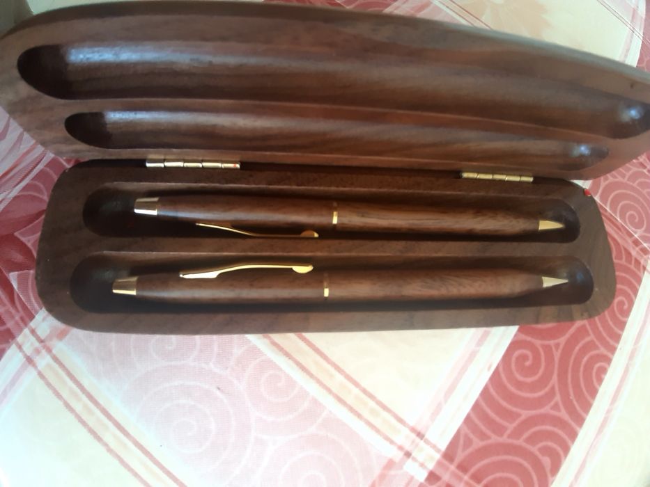 Duas canetas como novas63823870663681121