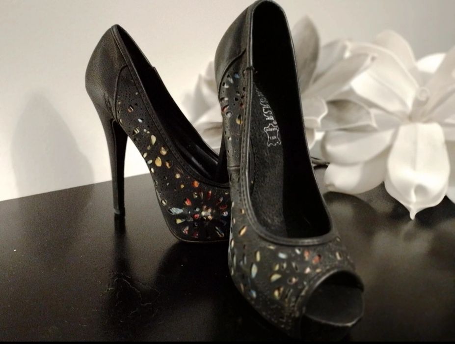 Sapatos de senhora novos, nunca usados