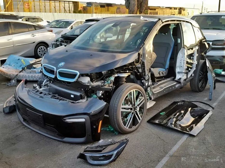 Бампер передній бмв i3 разборка запчасти оригинал bmw i3 i01 шрот