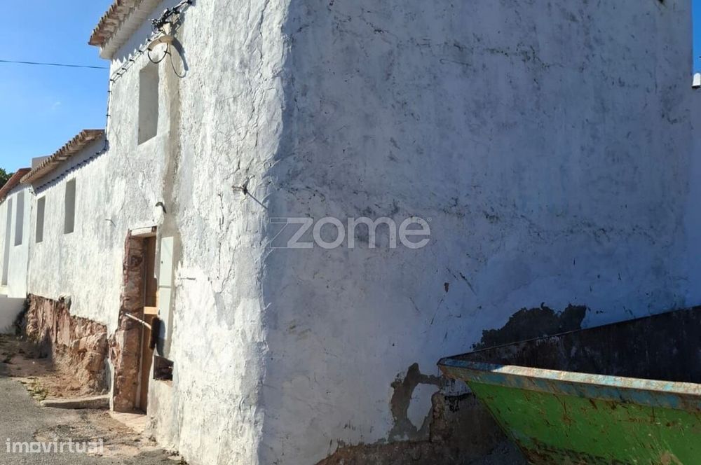 Moradia Térrea para recuperar com 69m2 em Messines de Baixo