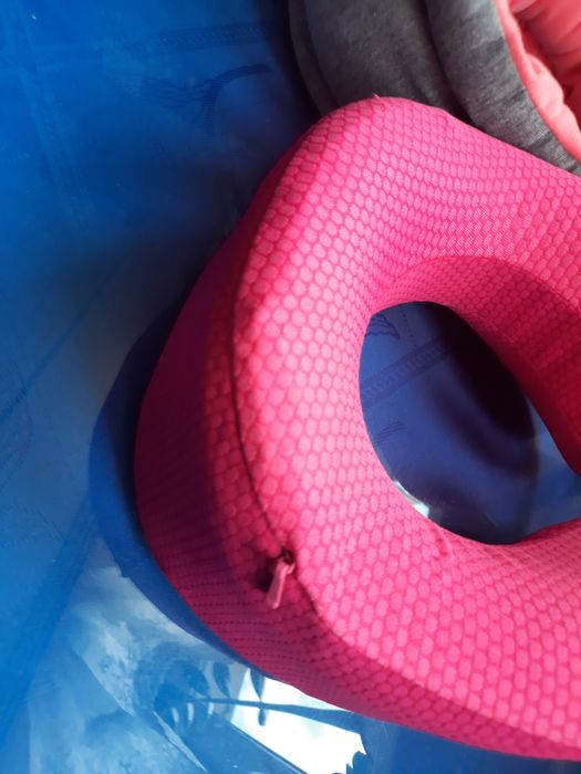 2 szt kołnierze podróżne -jeden gratis