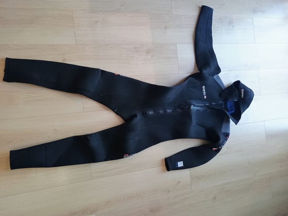 Skafander pianka z kapturem mares rozmiar 4   5mm